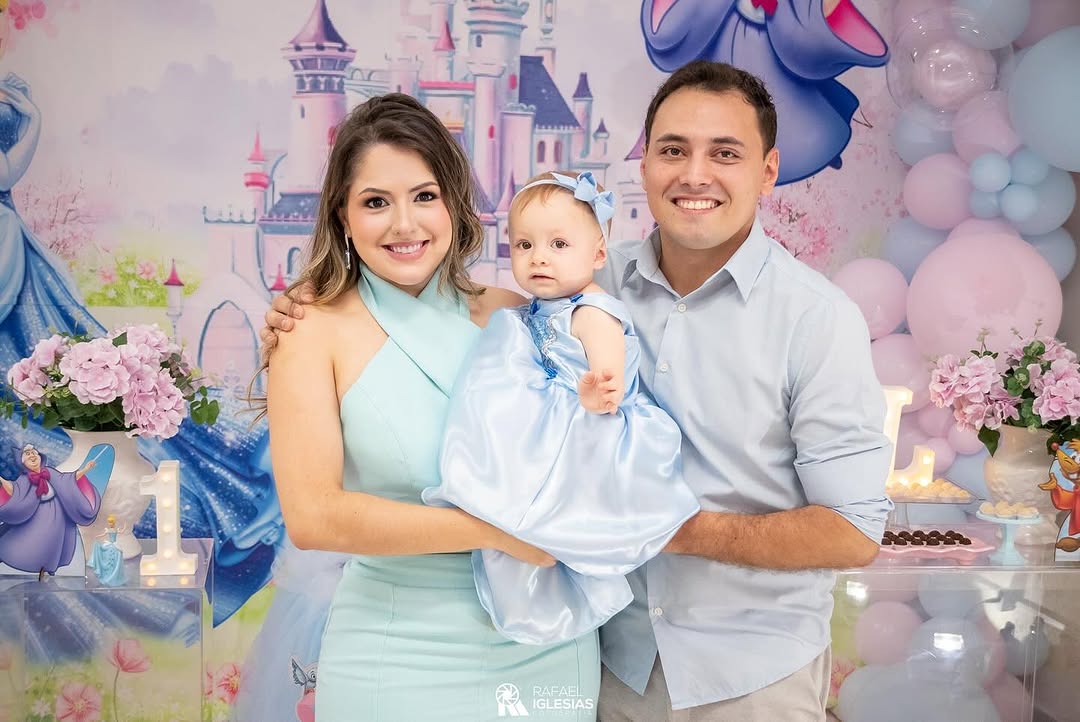 Festa de 1 ano temática da Luiza, com a família reunida
